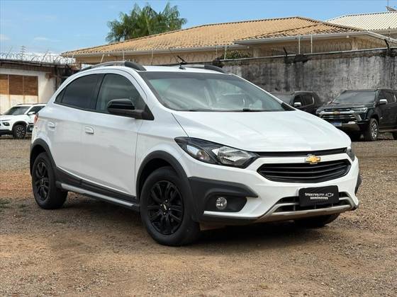 CHEVROLET ONIX 1.4 MPFI ACTIV 8V FLEX 4P AUTOMÁTICO CHEVROLET ONIX 1.4 MPFI ACTIV 8V FLEX 4P AUTOMÁTICO